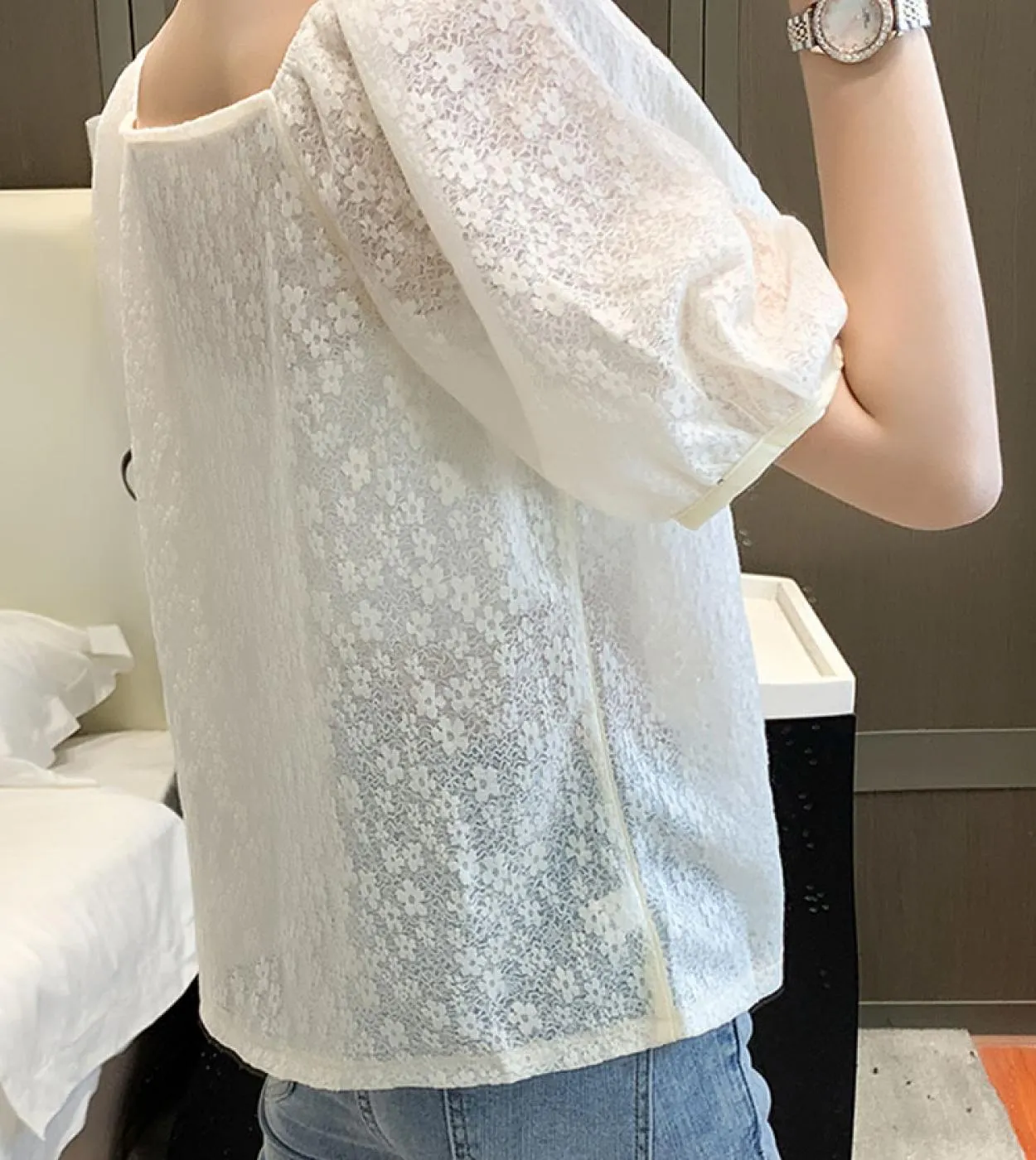 Camicetta in pizzo a maniche corte con sbuffo dolce Camicetta in chiffon con bottoni con scollo a V casual Camicetta bianca tint