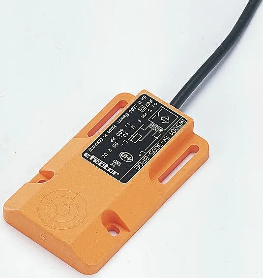 Sensore di prossimità a parallelepipedo ifm electronic, rilevamento 5 mm, 10→ 36 V c.c.